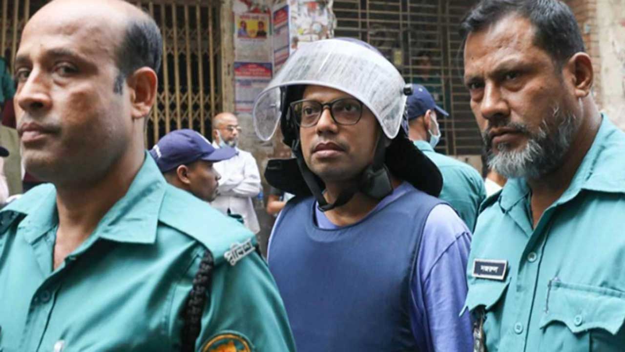 কাঠগড়ায় সবাইকে ঈদ মোবারক জানালেন পলক